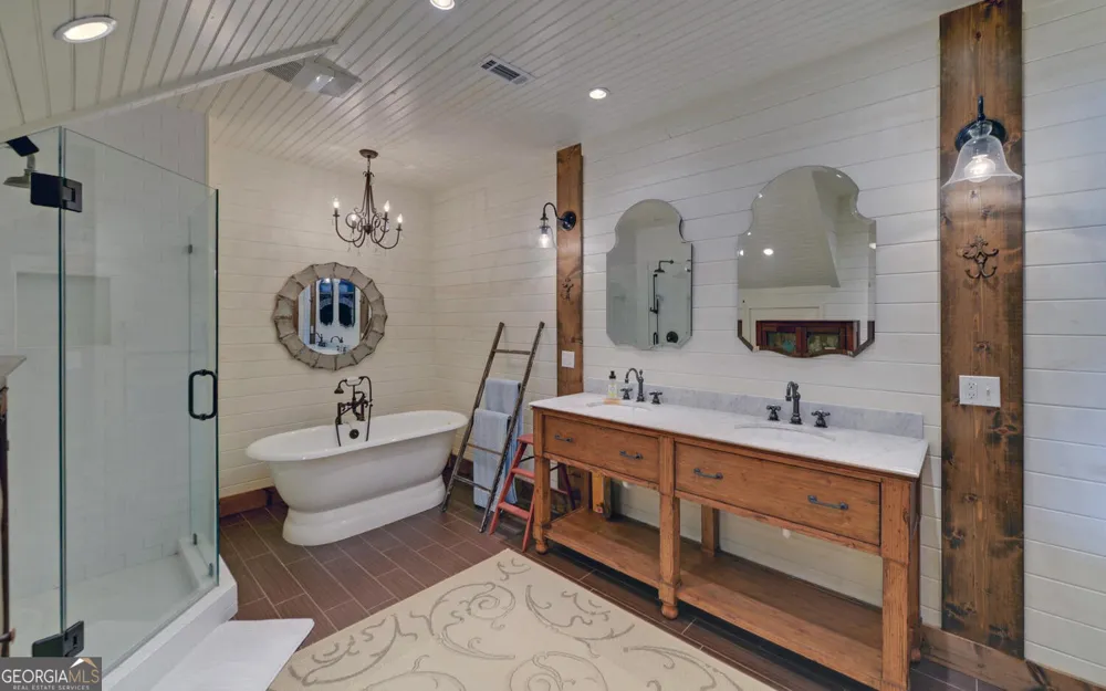 134 Ezzard LN Lakemont, GA 30552