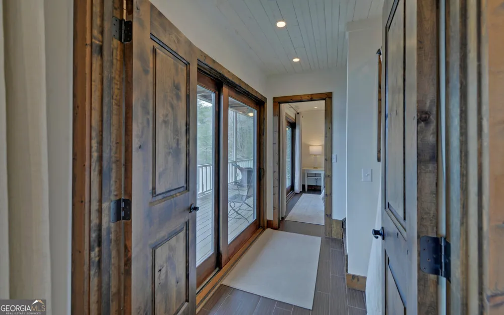 134 Ezzard LN Lakemont, GA 30552