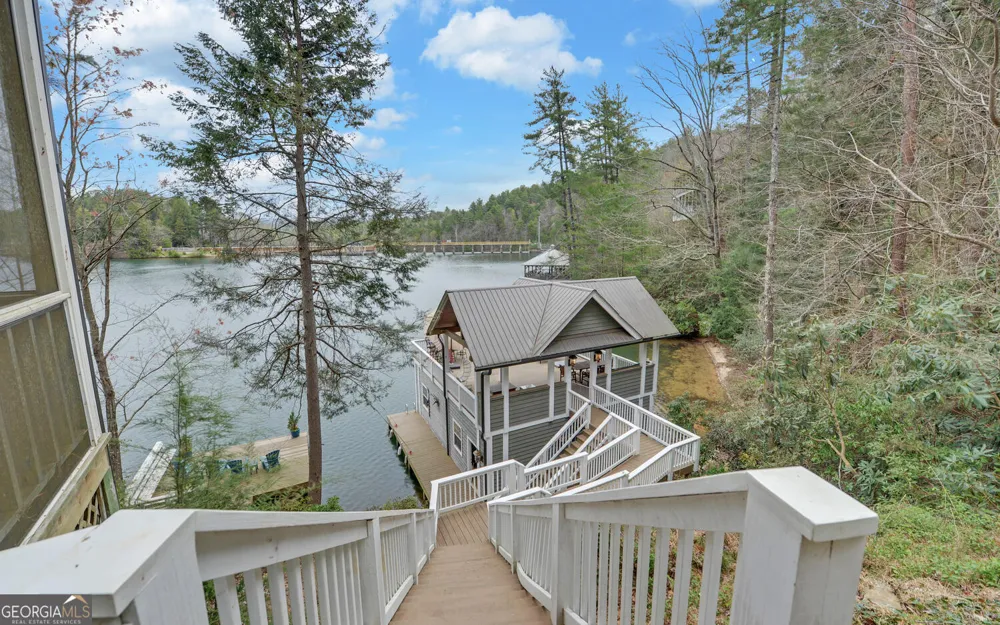 134 Ezzard LN Lakemont, GA 30552