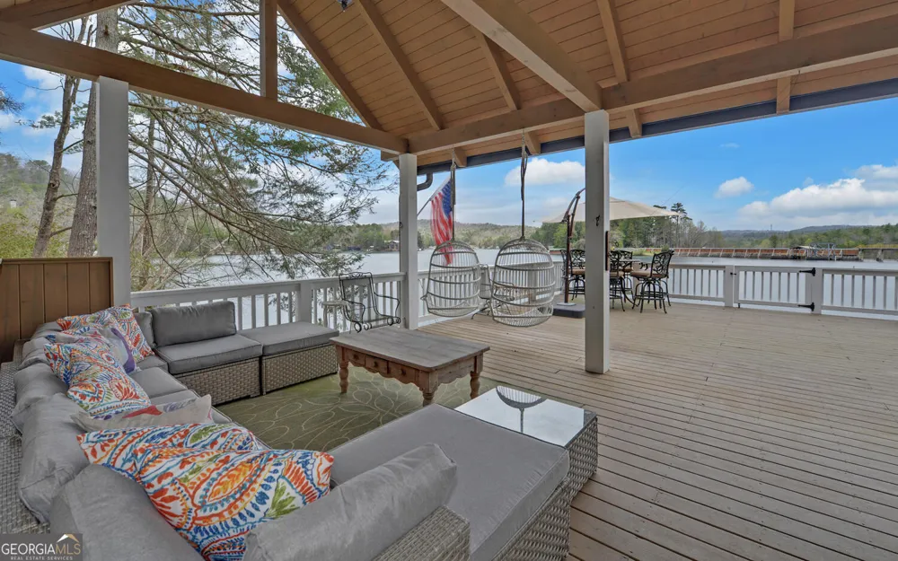 134 Ezzard LN Lakemont, GA 30552
