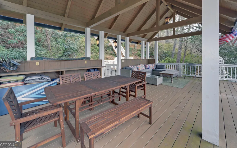 134 Ezzard LN Lakemont, GA 30552