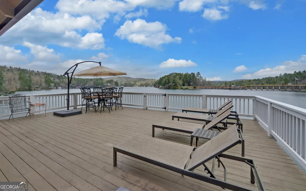 134 Ezzard LN Lakemont, GA 30552