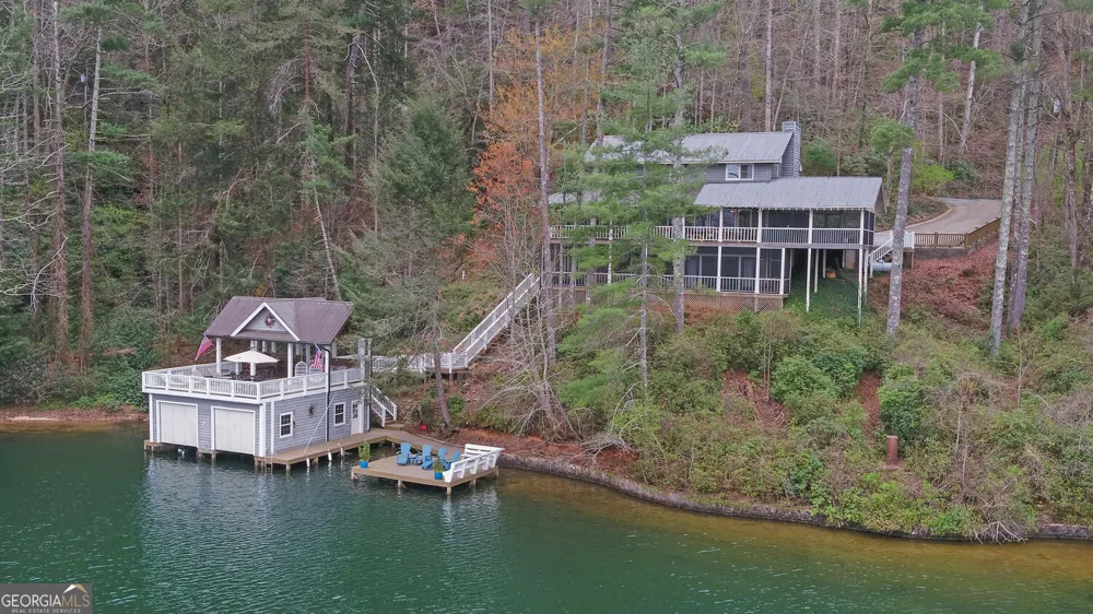 134 Ezzard LN Lakemont, GA 30552