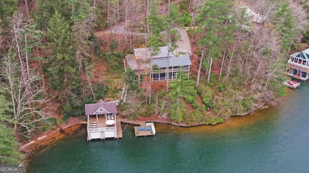 134 Ezzard LN Lakemont, GA 30552