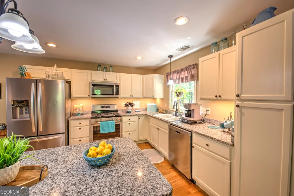 16 Abby LN Clayton, GA 30525