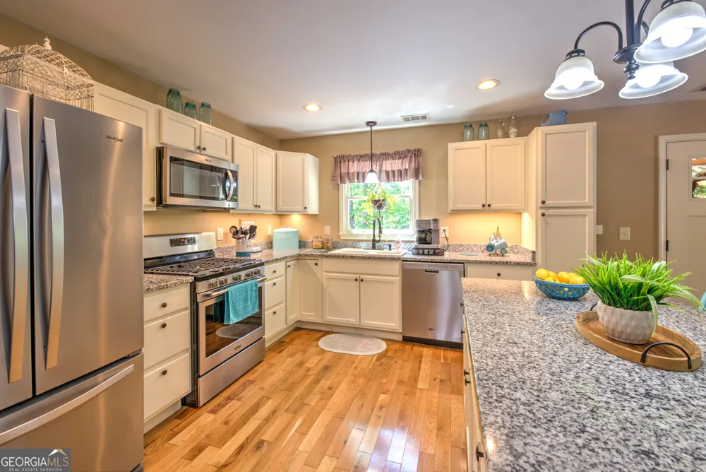 16 Abby LN Clayton, GA 30525