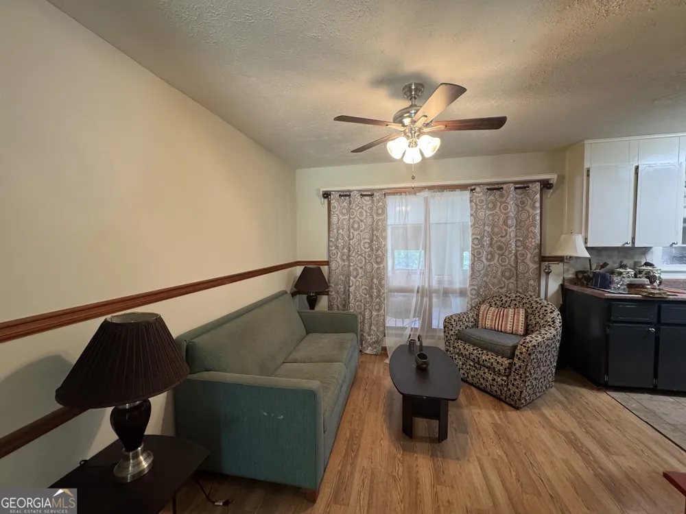 558 Old Brent RD Forsyth, GA 31029