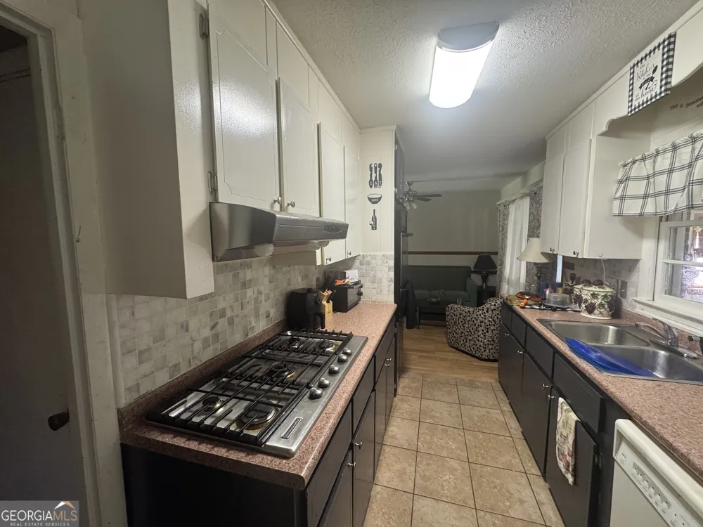 558 Old Brent RD Forsyth, GA 31029