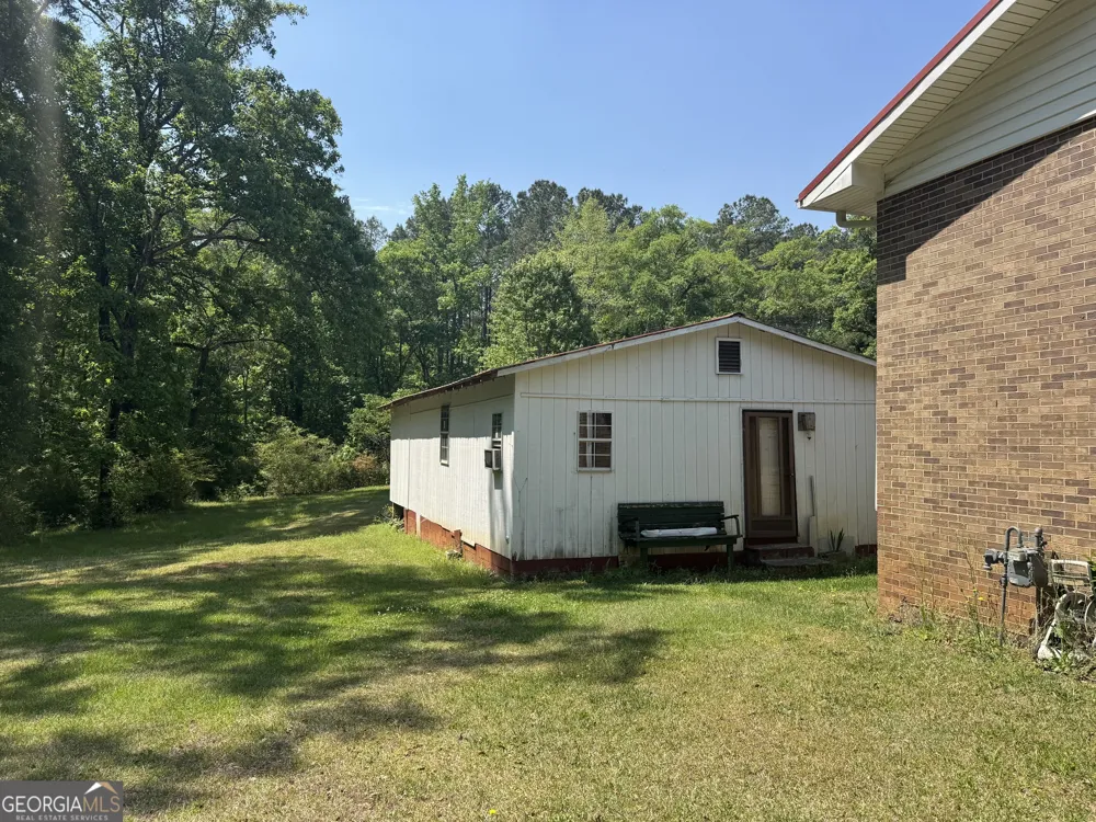 558 Old Brent RD Forsyth, GA 31029