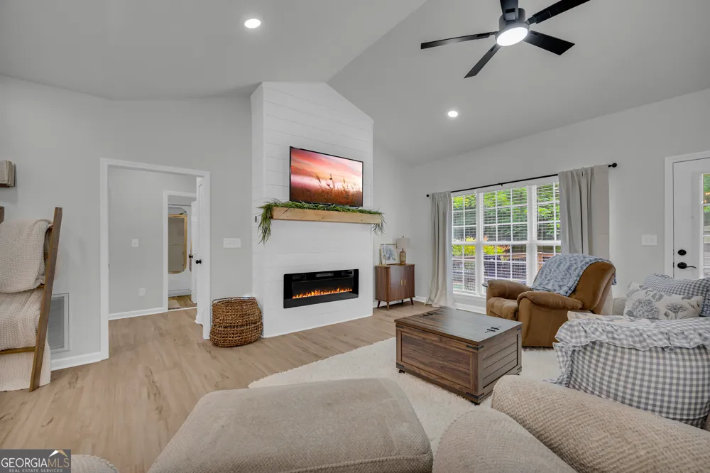 163 Tuxedo DR Commerce, GA 30530