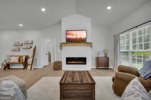 163 Tuxedo DR