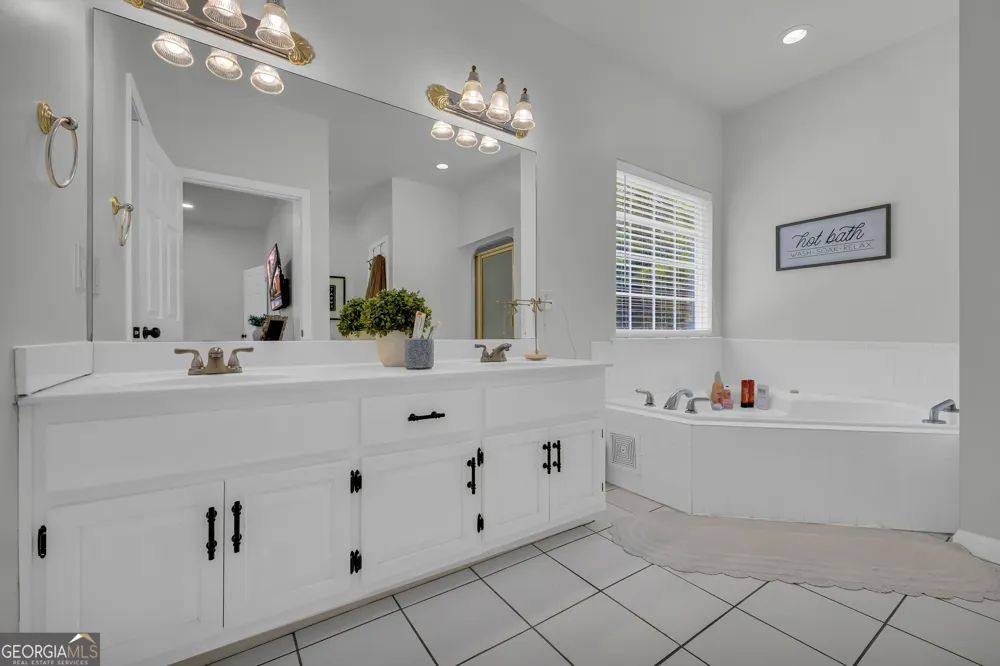 163 Tuxedo DR Commerce, GA 30530