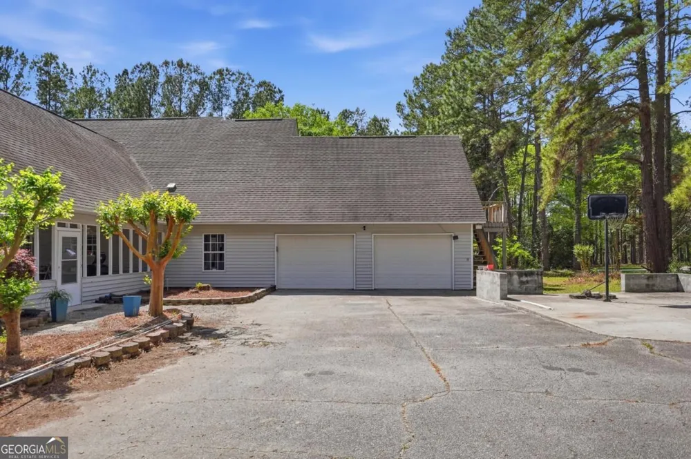 2811 Lullwater RD Tifton, GA 31794