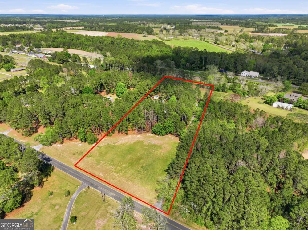 2811 Lullwater RD Tifton, GA 31794