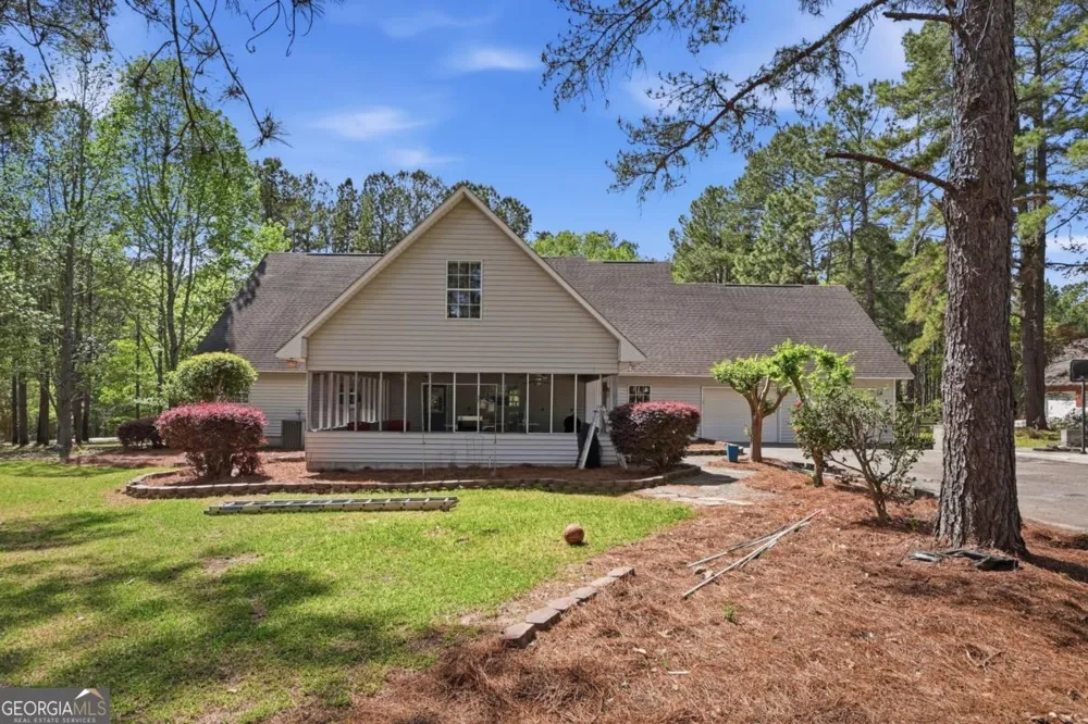 2811 Lullwater RD Tifton, GA 31794