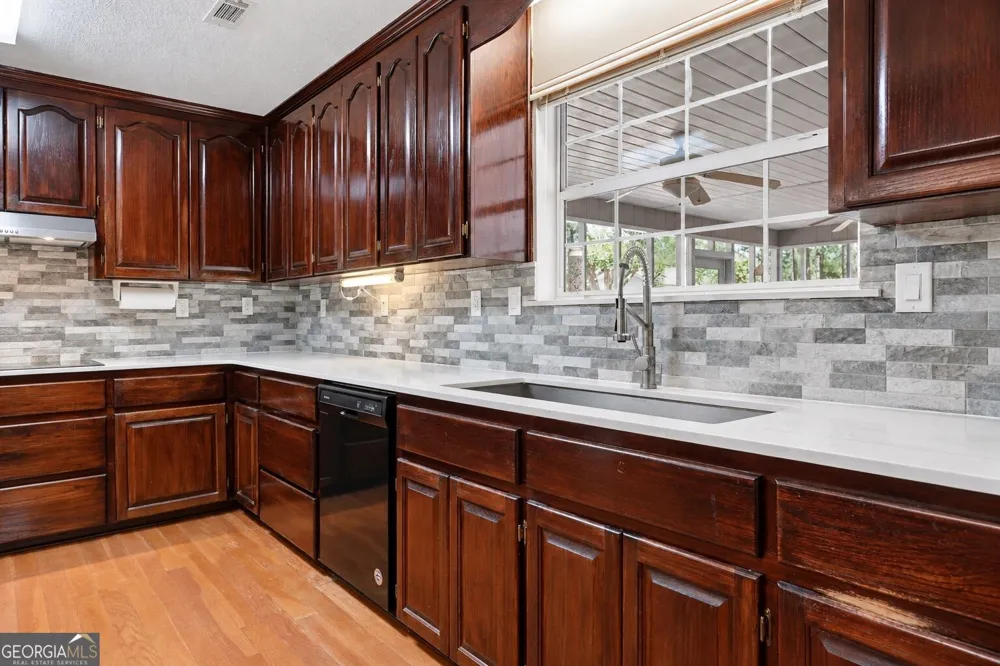 2811 Lullwater RD Tifton, GA 31794