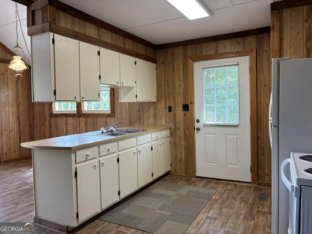 23 Cherokee Resort RD Pine Mountain, GA 31822