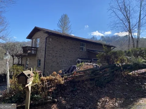 373 Western WAY
