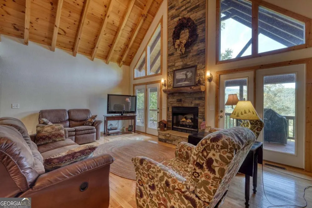 5702 Valley View DR Hiawassee, GA 30546