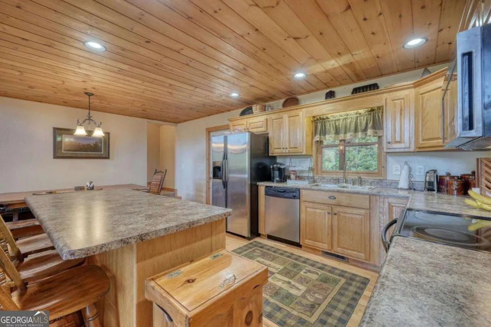 5702 Valley View DR Hiawassee, GA 30546