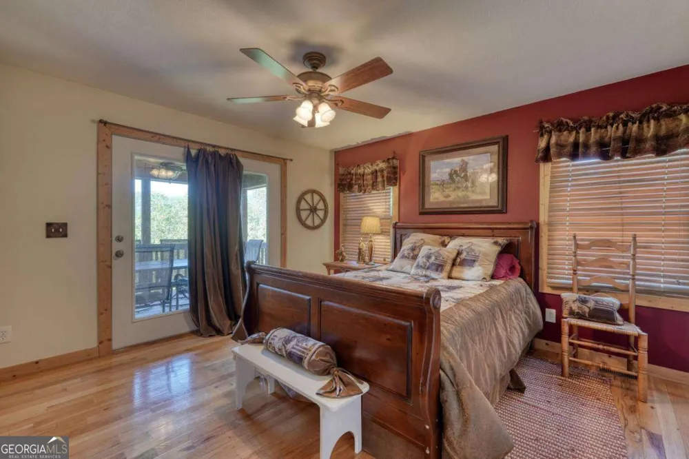 5702 Valley View DR Hiawassee, GA 30546