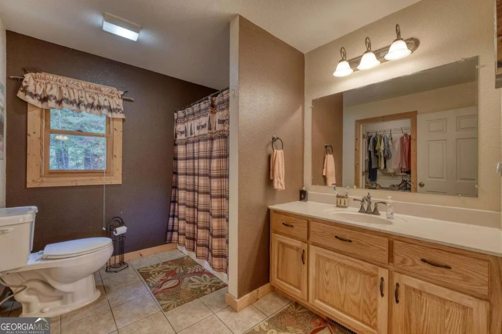 5702 Valley View DR Hiawassee, GA 30546