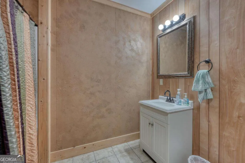 5702 Valley View DR Hiawassee, GA 30546