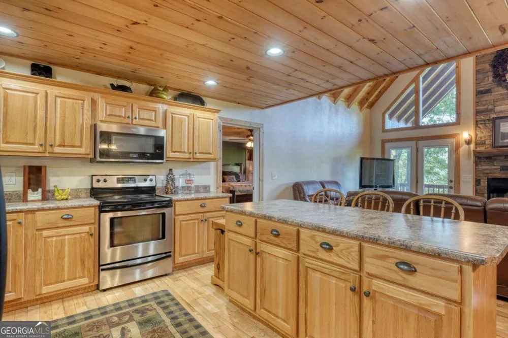 5702 Valley View DR Hiawassee, GA 30546