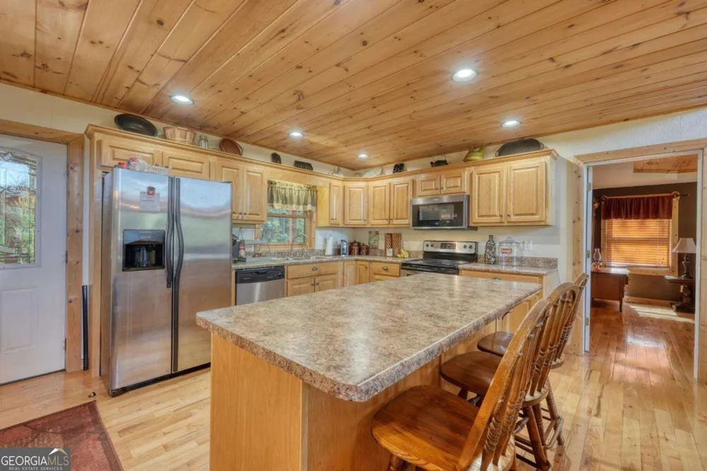 5702 Valley View DR Hiawassee, GA 30546