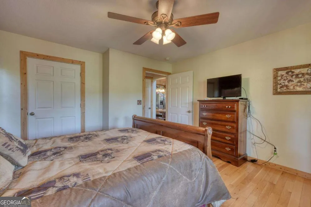 5702 Valley View DR Hiawassee, GA 30546