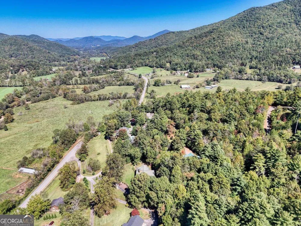 5702 Valley View DR Hiawassee, GA 30546