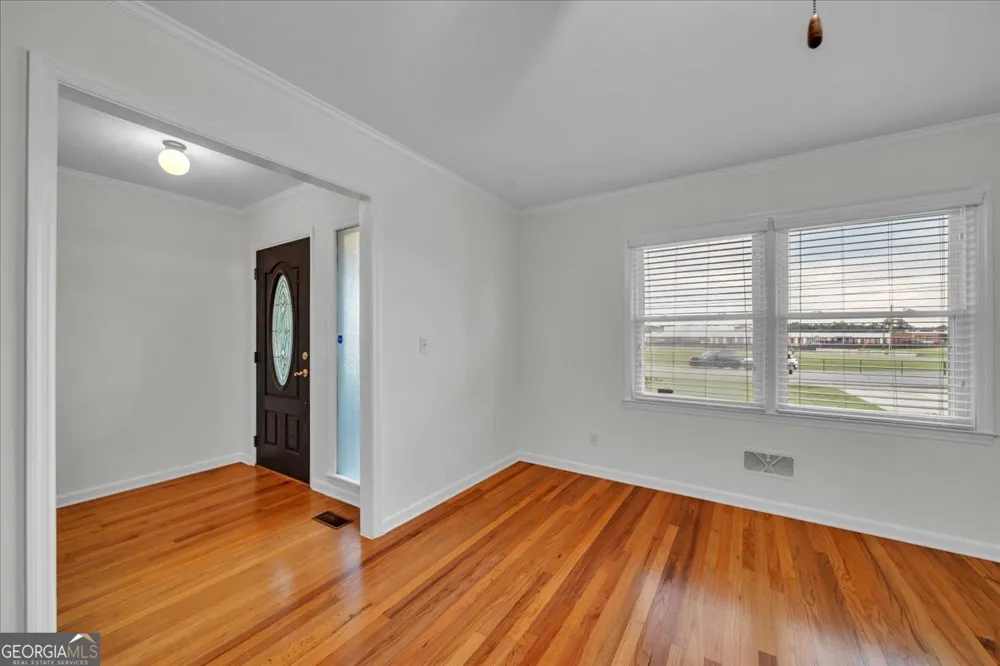 240 E Peter ST Cochran, GA 31014