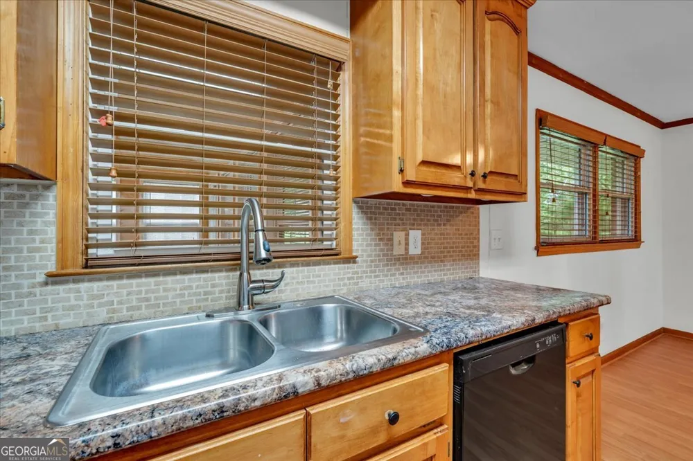240 E Peter ST Cochran, GA 31014