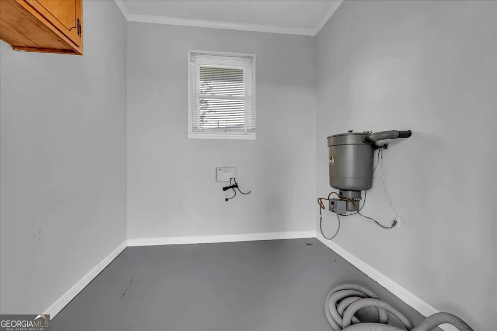 240 E Peter ST Cochran, GA 31014