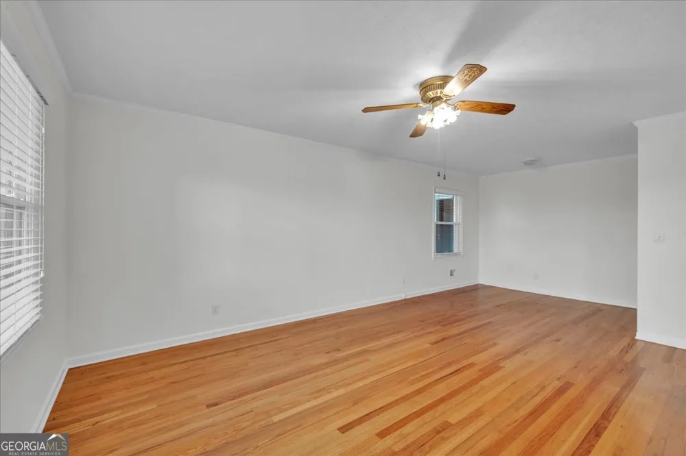 240 E Peter ST Cochran, GA 31014