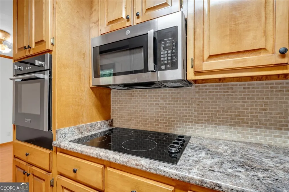 240 E Peter ST Cochran, GA 31014