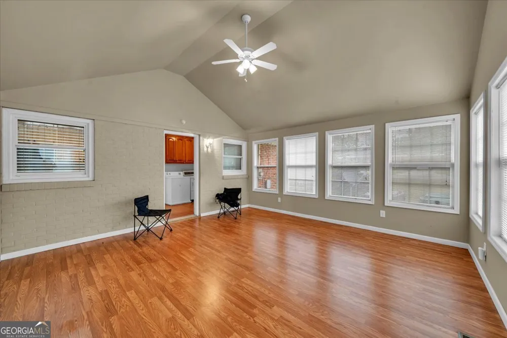240 E Peter ST Cochran, GA 31014