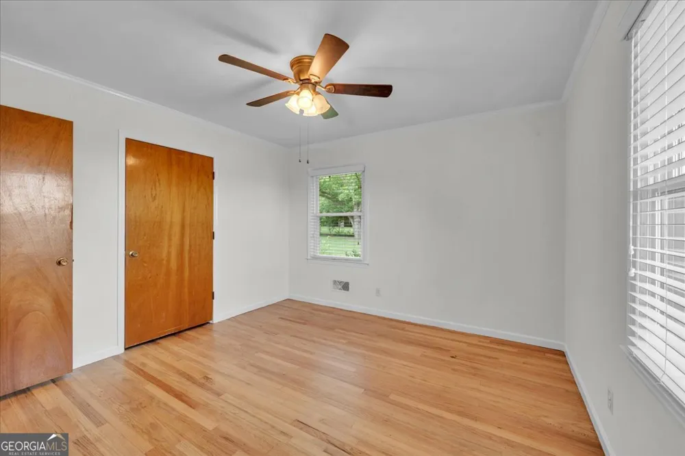 240 E Peter ST Cochran, GA 31014