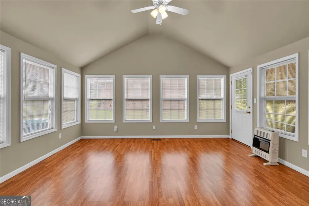 240 E Peter ST Cochran, GA 31014