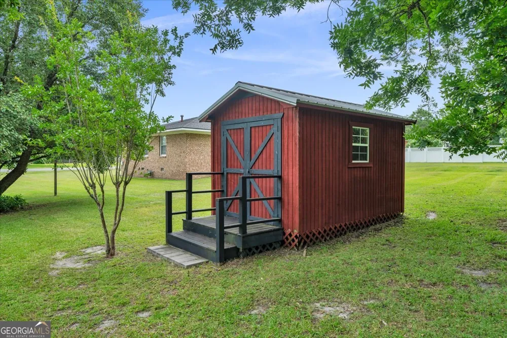 240 E Peter ST Cochran, GA 31014