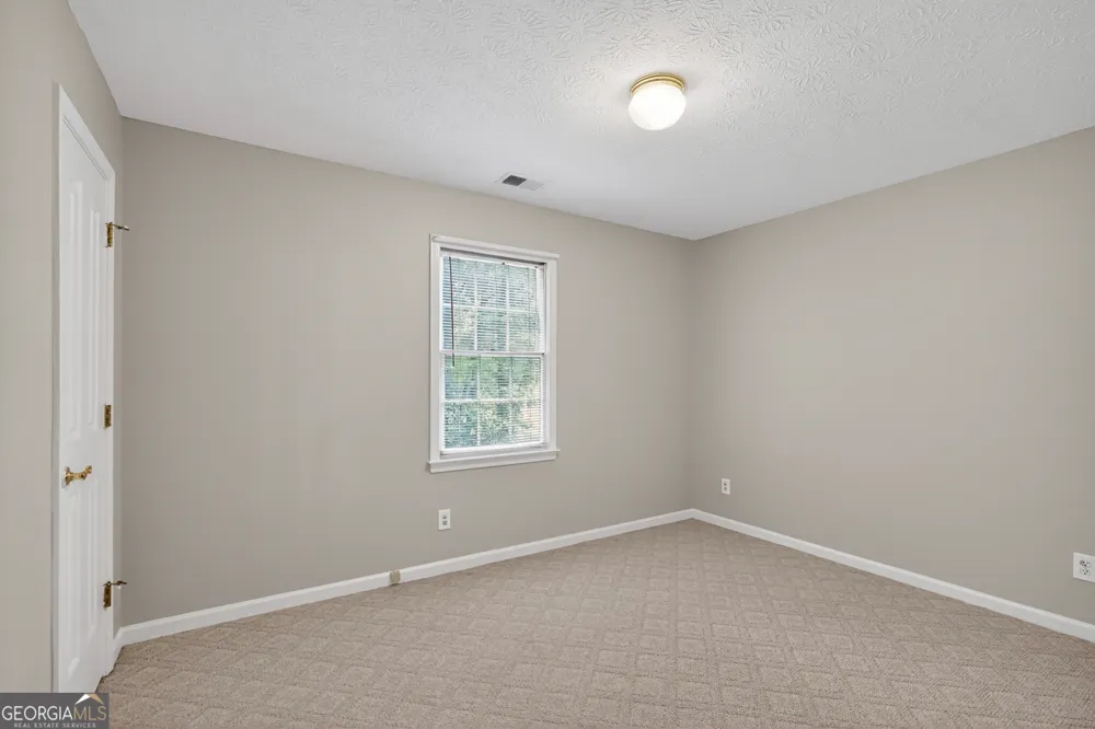 1990 Hutton DR Grayson, GA 30017
