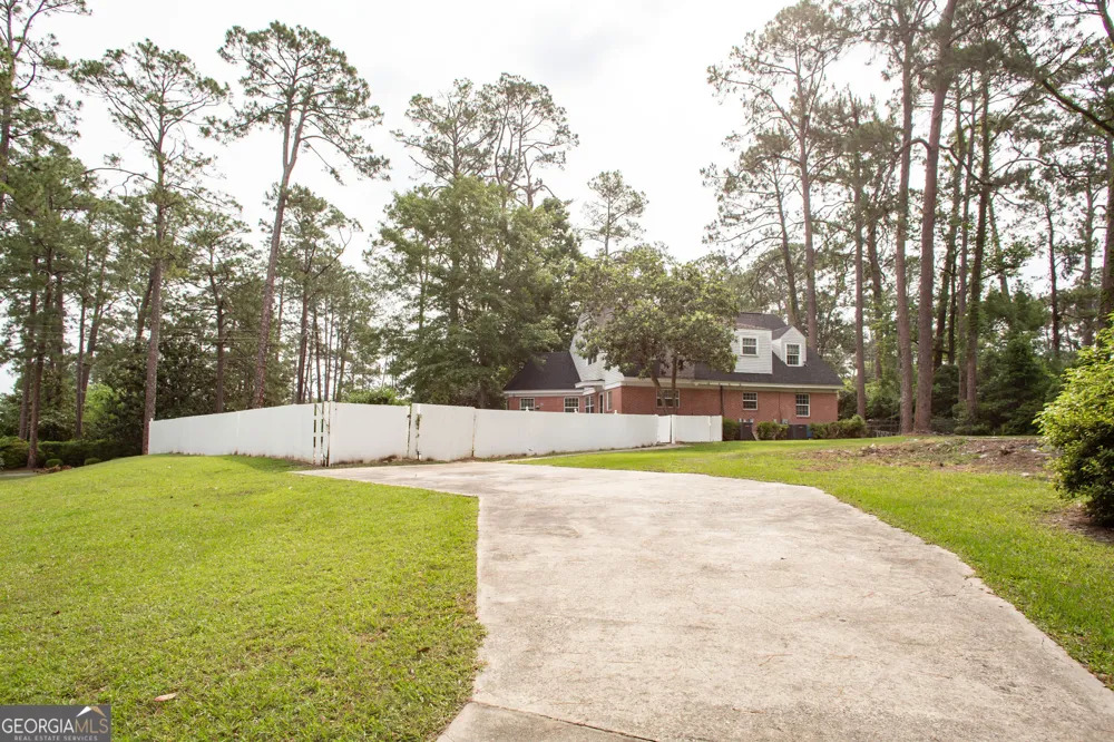 1701 Satilla BLVD Waycross, GA 31501