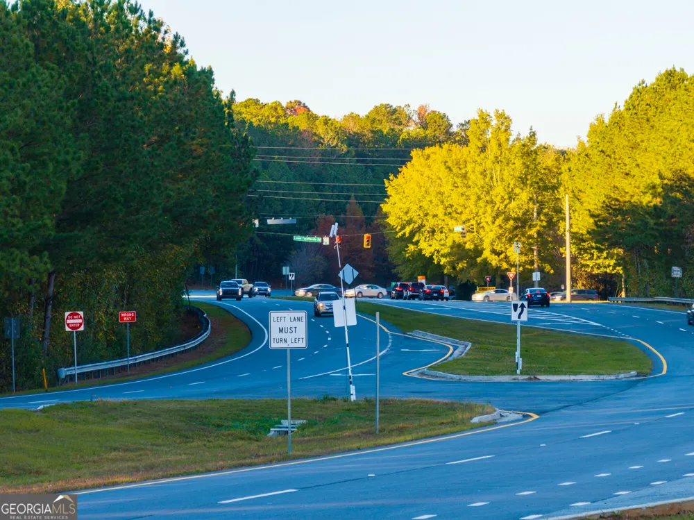 5.93 COMMERCIAL ACRES Newnan Crossing BYP Newnan, GA 30263