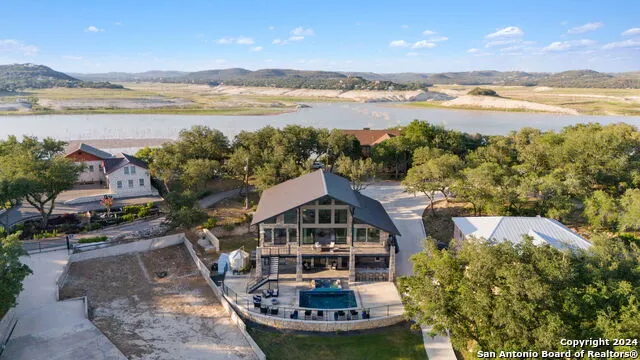 757 County Road 262 Mico, TX 78056