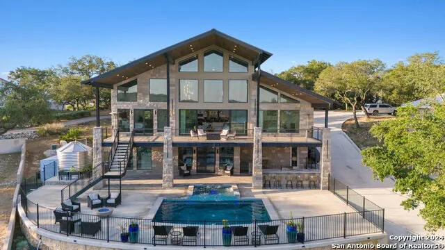 757 County Road 262 Mico, TX 78056