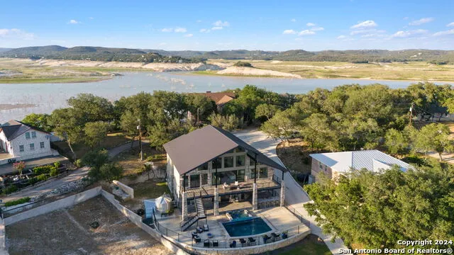 757 County Road 262 Mico, TX 78056