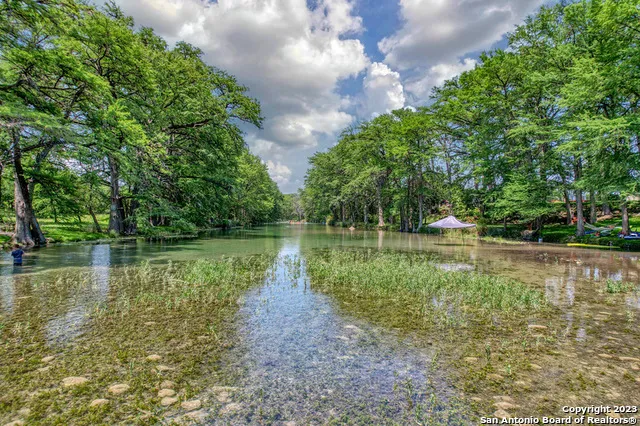28 River Place Rd Rio Frio, TX 78879
