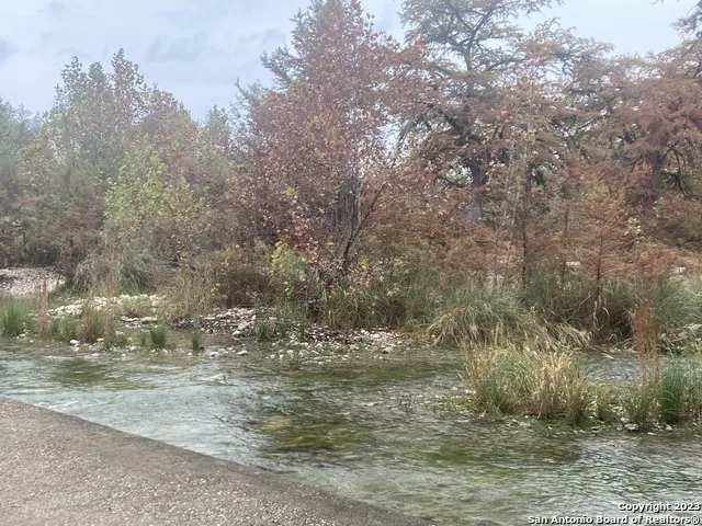 28 River Place Rd Rio Frio, TX 78879