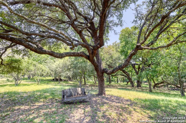 28 River Place Rd Rio Frio, TX 78879