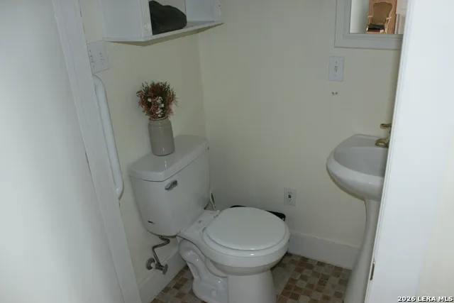 28 River Place Rd Rio Frio, TX 78879